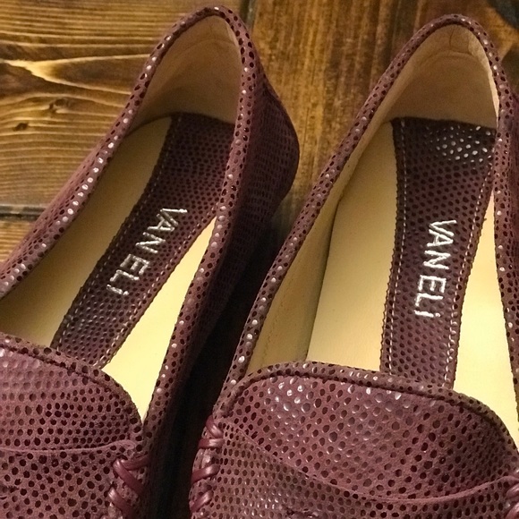 SOLD. New Vaneli Loafers, Women’s Size 7 1/2 - Picture 2 of 7